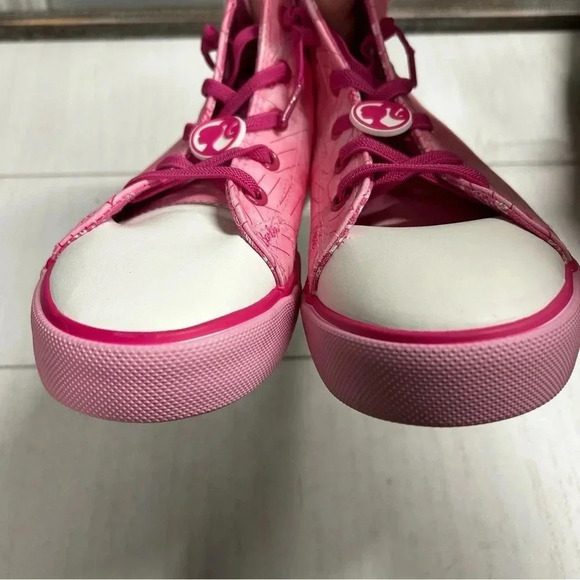 NWOT Rare Limited Edition Ground Up Barbie Girls 4 High Top Zip Canvas Sneaker - Picture 3 of 11